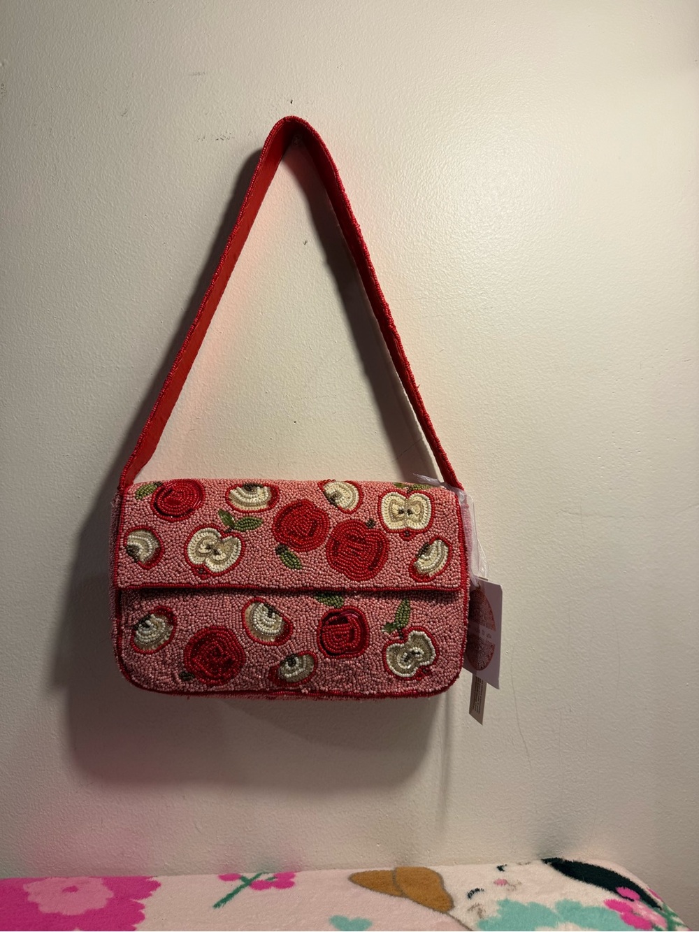 Beaded bag apples